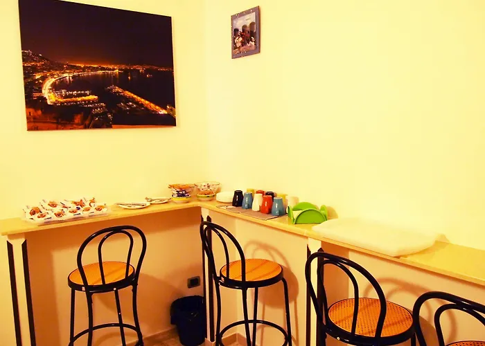 Stazione Πανσιόν Νάπολη