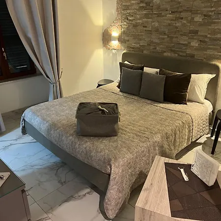 Stazione 4* Nápoles